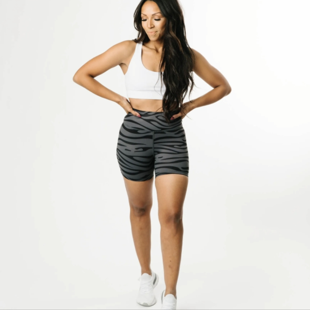Zyia 4" Safari Light n Tight Hustle shorts